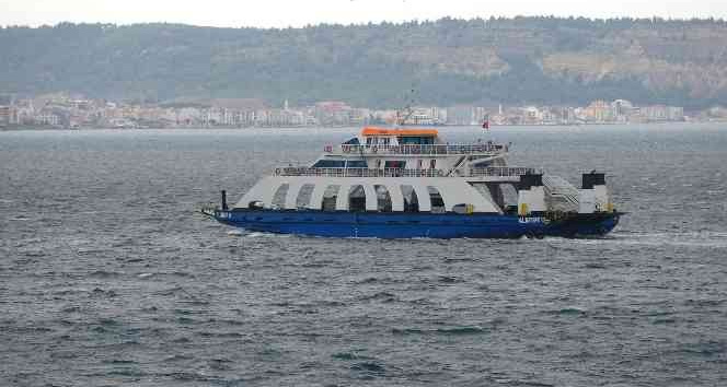 Gökçeada ve Bozcaada’ya fırtına nedeniyle bugün ve yarın tüm feribot seferleri iptal edildi