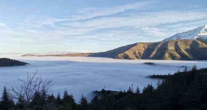 Berit Dağı sise büründü