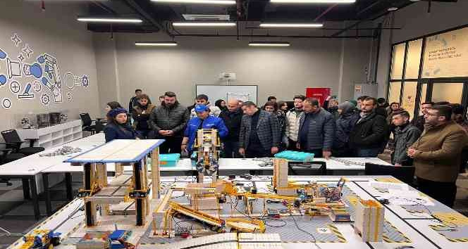 AK Parti İl Başkanı Ünsal: "Gençlerle, büyük Türkiye hedefine kararlılıkla yürüyoruz"