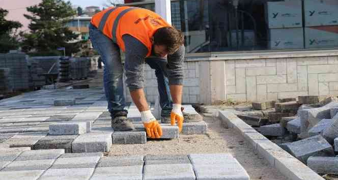 Millet Caddesi kaldırıma kavuşuyor