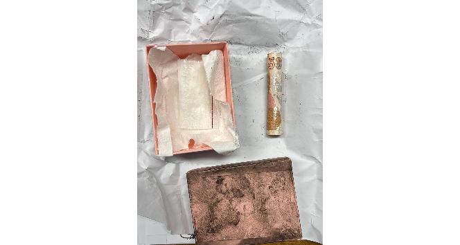 Beşiktaş polisinden “Ciciş Kardeşlerin” evine baskın: Rulo şeklinde para ve kokain bulundu