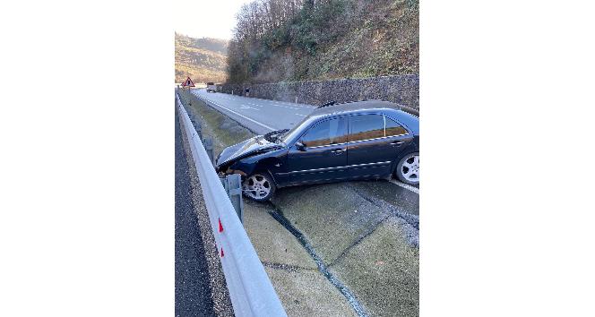 Hurdaya dönen aracın sürücüsünü kemer kurtardı