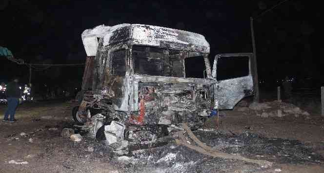 Iğdır’da tır kamyonete çarptı: 1 ölü, 2 ağır yaralı