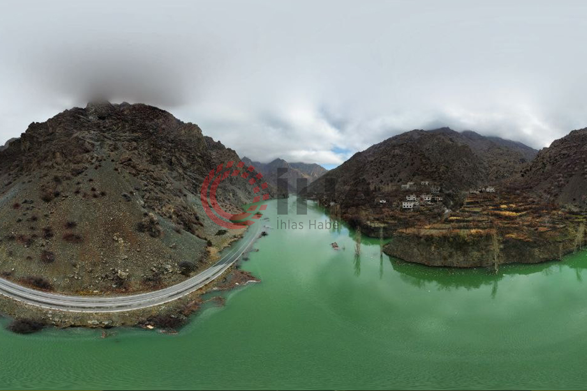 Artvin’de nişanlı çift tanıştıkları köyün sular altında kalmasını son kez izledi