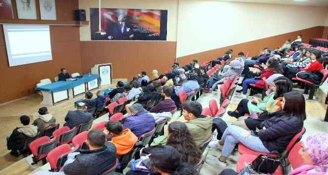 Üniversitede “Büyük Selçuklu Ordusunda Sefer Esnasında İbadet” konferansı