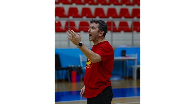 İlker Alkan: “Avcıyken av haline geldik”