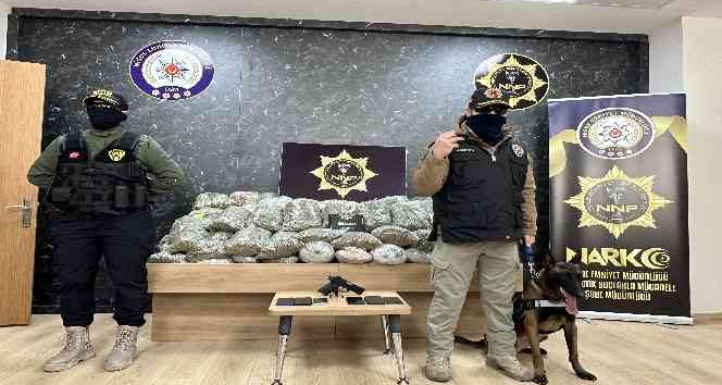 Niğde’de uyuşturucu operasyonu: Karavanda 122 kilogram uyuşturucu madde ele geçirildi