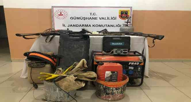 Gümüşhane’de kaçak kazı operasyonunda 5 kişi gözaltına alındı