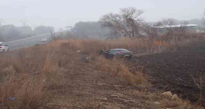 Kontrolden çıkan araç yol dışına uçtu