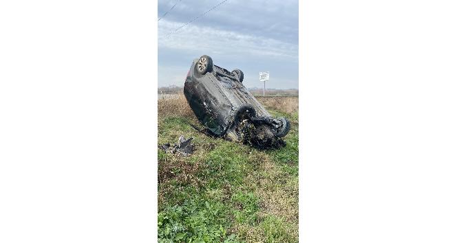 Yoldan çıkıp takla attı: 2 yaralı