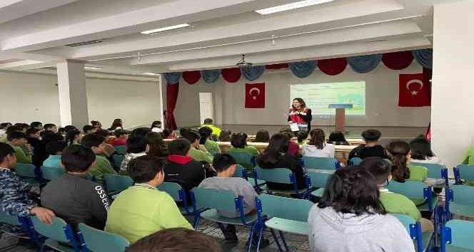 Erzincan’da öğrencilere suçtan korunma yöntemleri anlatılıyor