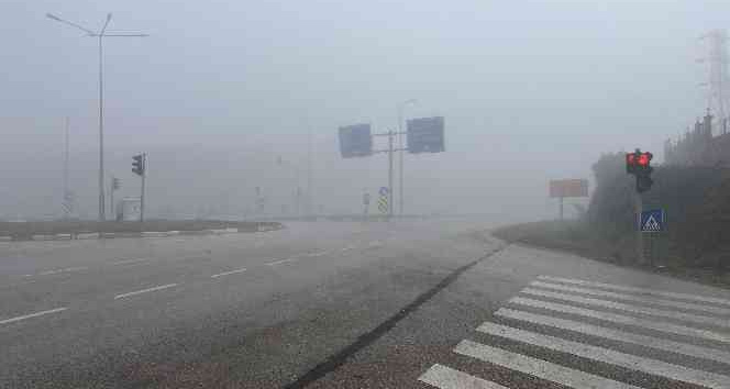 Çan-Yenice yolunda sis etkili oldu