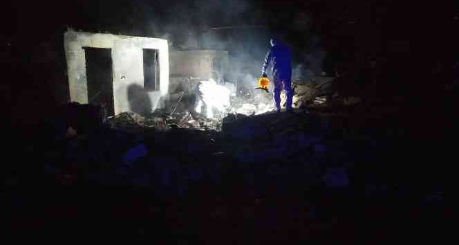 Yangında yaşlı kadın hayatını kaybetti