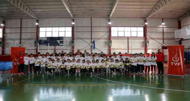 Fabrika Voleybol yeni okulunu Van’da açtı