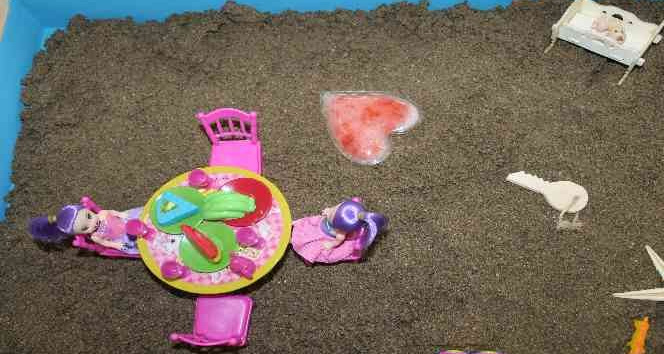 Kum oyunu terapisiyle stres ve travmalardan kurtuluyorlar