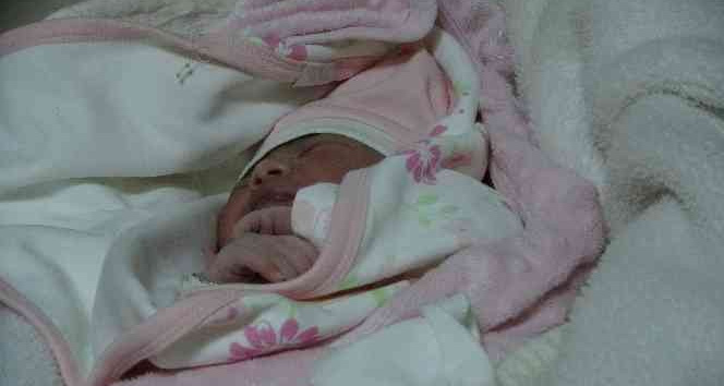 Osmaniye’de yeni yılın ilk bebeği “Defne” bebek oldu