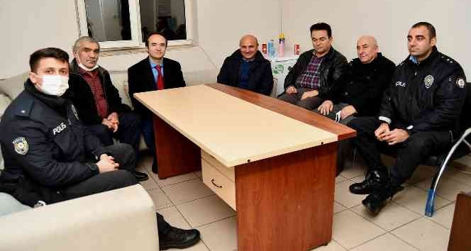 Yılbaşı gecesi yalnız değillerdi