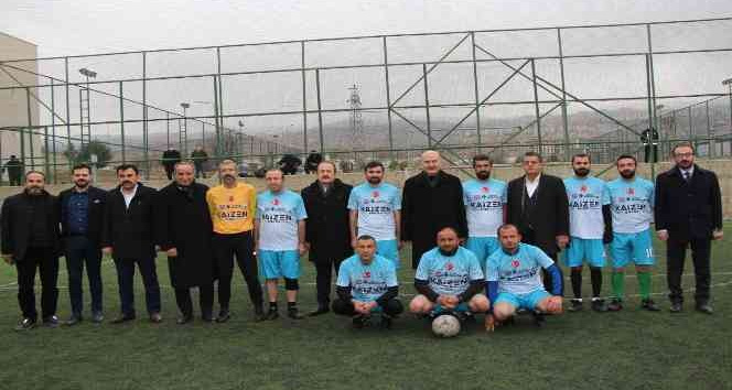 Bakan Soylu, maçın başlama vuruşunu yaptı