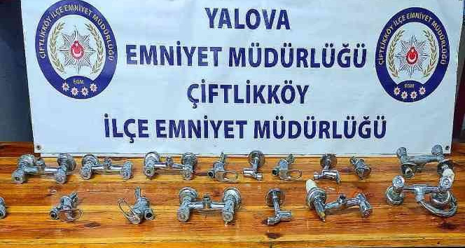 Camiden musluk bataryası çaldığı ileri sürülen 2 şüpheli yakalandı