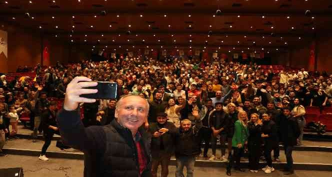 Muharrem İnce 6’lı masayı eleştirdi: “Cumhurbaşkanı olacak kişi çıkar ben adayım der”