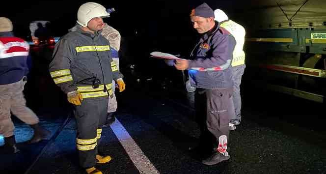 Balataları yanan tıra itfaiye müdahale etti
