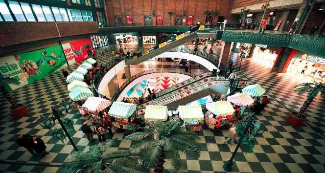 Bayraklı’da kadınlar el emeği ürünlerini satışa sundu