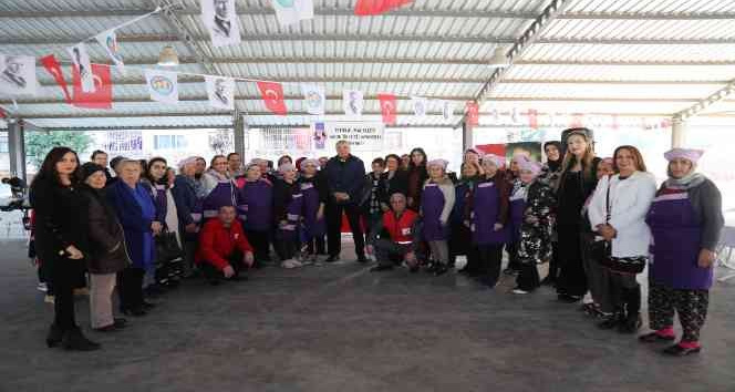 Mezitli İstiklal Mahallesi kadın üretici pazarı açıldı