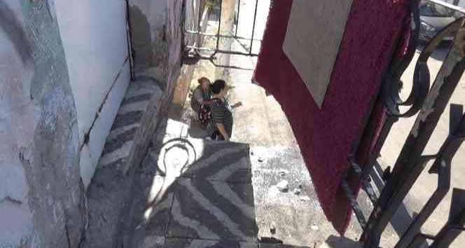 İzmir’de çöken balkondan düşen 1 kişi yaralandı