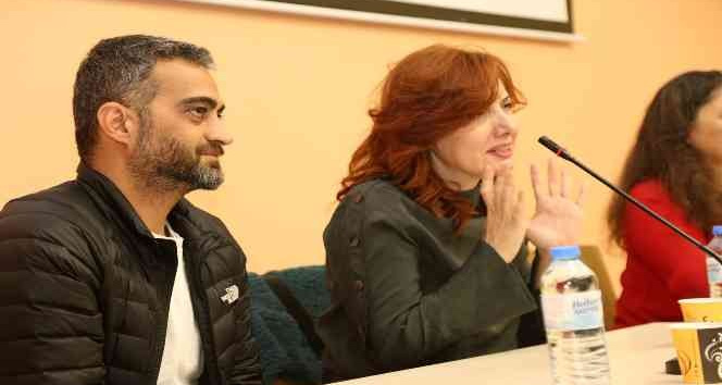 Tiyatrocular gençlere tecrübelerini anlattı