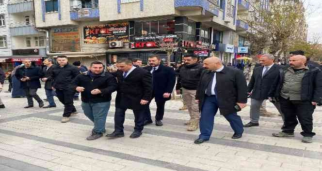 Vali Hacıbektaşoğlu, yapımı devam eden çalışmalar hakkında vatandaşı bilgilendirdi