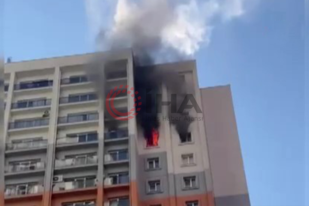 Esenyurt'ta 20 katlı binada yangın