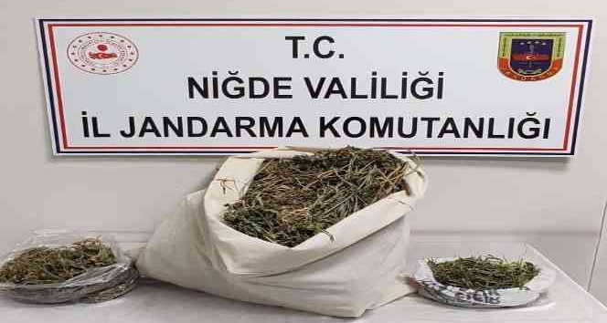 Jandarma operasyonunda 4 kilo 700 gram uyuşturucu ele geçirildi