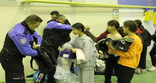 Kırklareli’nde kız öğrencilere yönelik çim hokey kursu açıldı