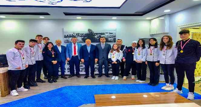 Geleceğin şefleri, 14 madalya ile Ünye’ye döndü