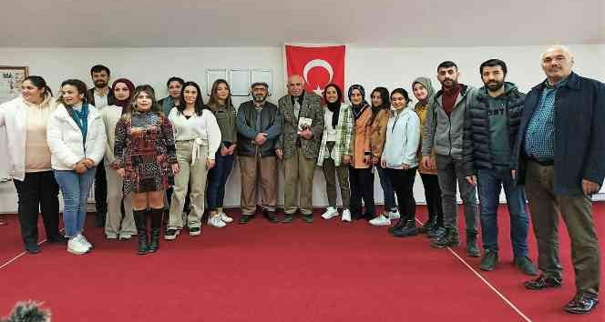 Öğrenciler, Türkiye’nin ilk ve tek sokak tipi huzur evini ziyaret etti