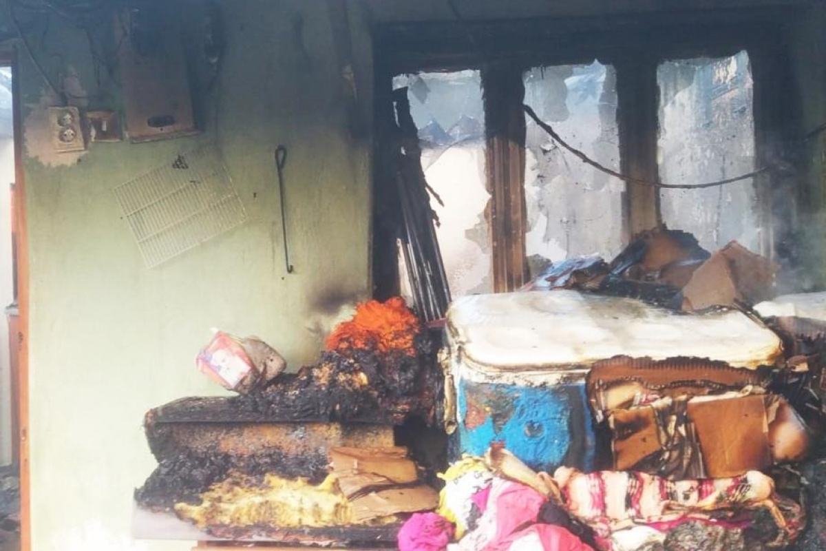 Manisa'da yangın: Ev ve avlusu küle döndü