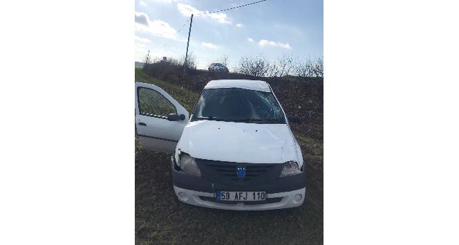 Hayrabolu’da otomobil takla attı : 3 yaralı