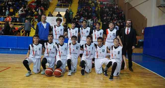 Yıldız Erkekler Basketbolda Nazmiye Demirel şampiyon