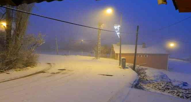 Posof beyaza büründü