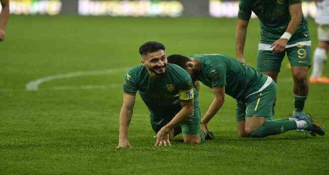 Enver Cenk Şahin: “Özer Hurmacı’nın gelmesi bizim için çok iyi oldu”