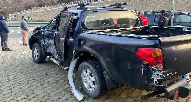 Gümüşhane’de gizli buzlanma kazaları da beraberinde getirdi: 6 yaralı