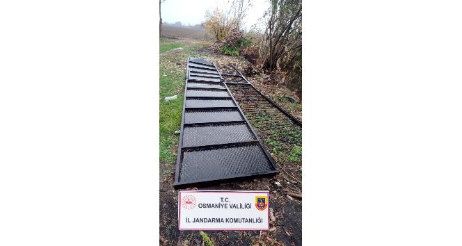 Osmaniye’de bahçenin demir kapısını çalan hırsız yakalandı