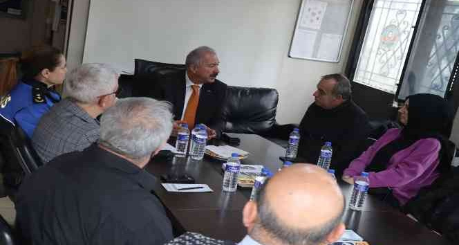 Müdür Topaloğlu, muhtarlarla buluştu