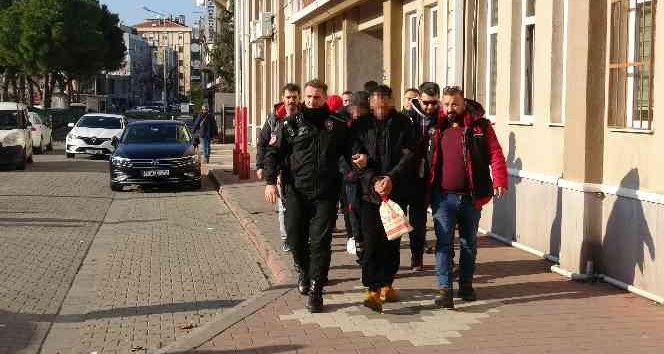 Çanakkale’de Orta Asya ve Afrika uyruklu 14 kadını pazarlayan 5 kişi yakalandı