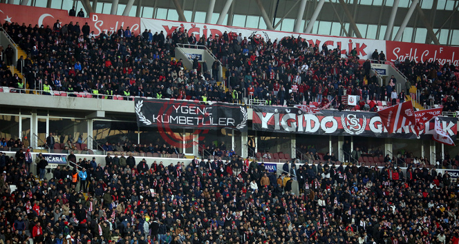 Sivassporlu taraftarlar Galatasaray maçına ilgi gösterdi