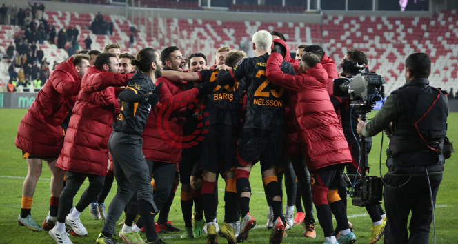 Galatasaraydan maç sonu büyük sevinç