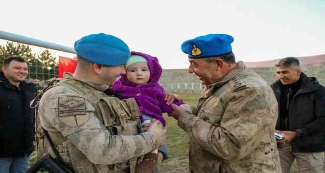Suriye’den yurda dönen komandolar törenle karşılandı
