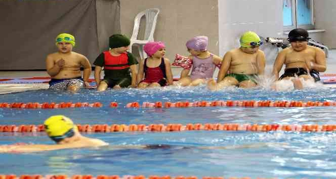 Körfez’de milli yüzücüler yetişiyor