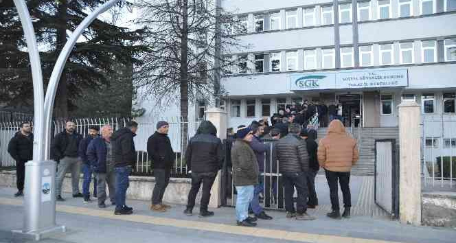 Yılın son günü EYT kuyruğu