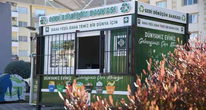 Osmaniye Belediyesi geri dönüşüm bankaları kurdu